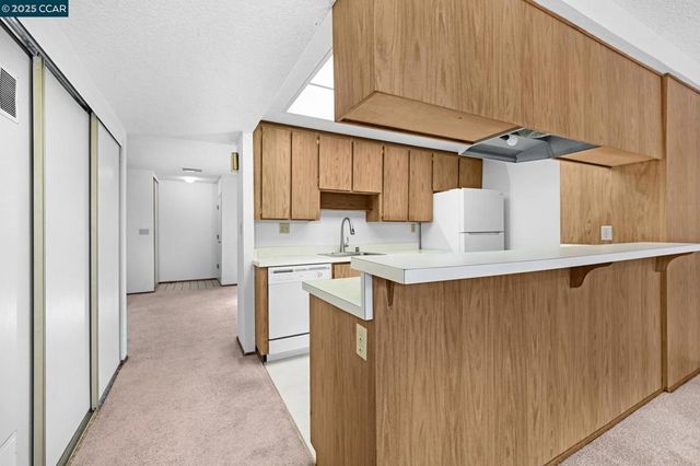 1960 Pomar Way, Walnut Creek, CA 94598