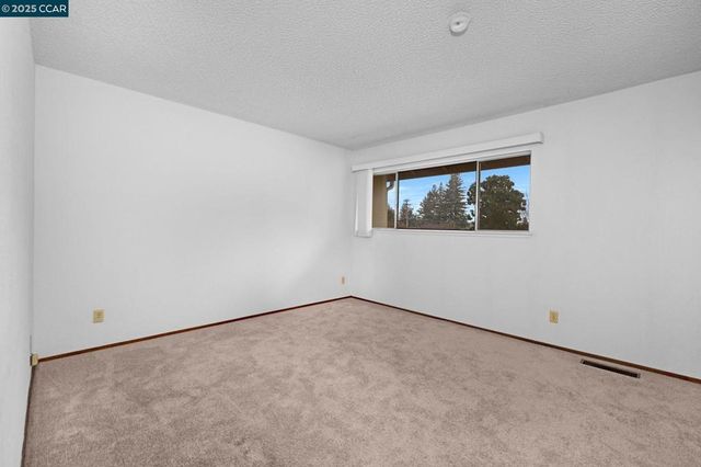 1960 Pomar Way, Walnut Creek, CA 94598