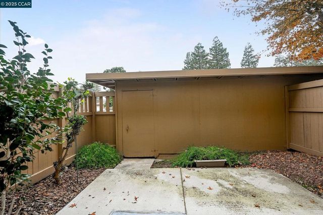 1960 Pomar Way, Walnut Creek, CA 94598
