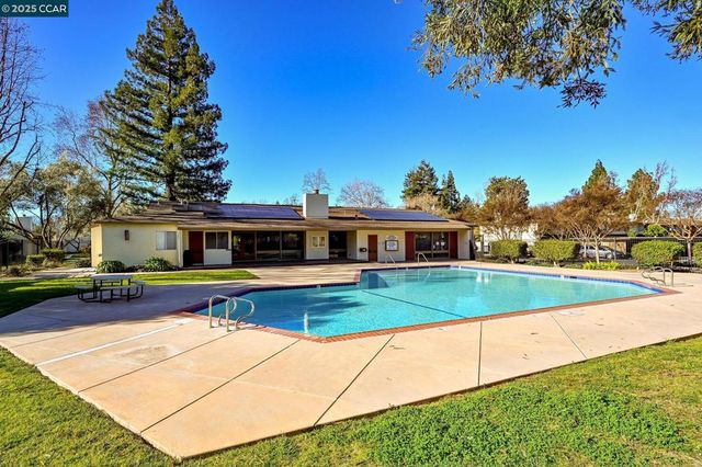 1960 Pomar Way, Walnut Creek, CA 94598