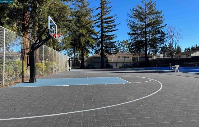 1960 Pomar Way, Walnut Creek, CA 94598