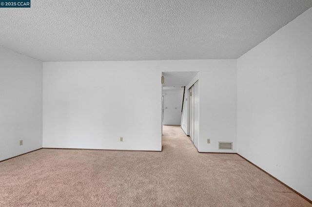 1960 Pomar Way, Walnut Creek, CA 94598