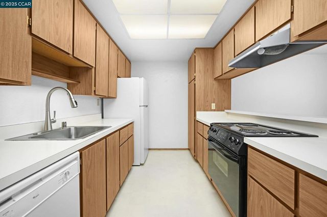 1960 Pomar Way, Walnut Creek, CA 94598