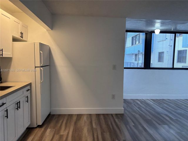 5033 NW 7th Street 101, Miami, FL 33126