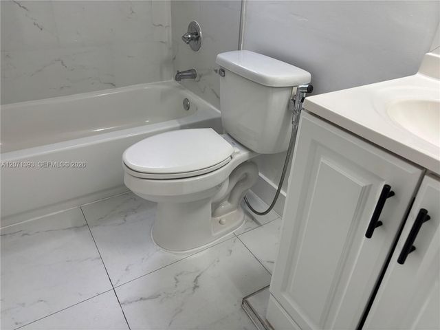 5033 NW 7th Street 101, Miami, FL 33126
