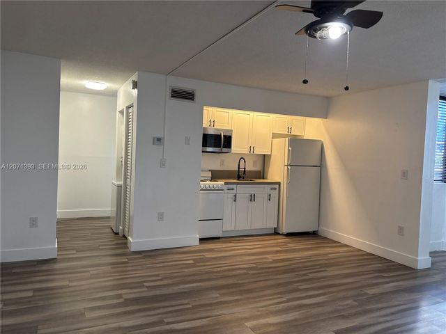 5033 NW 7th Street 101, Miami, FL 33126