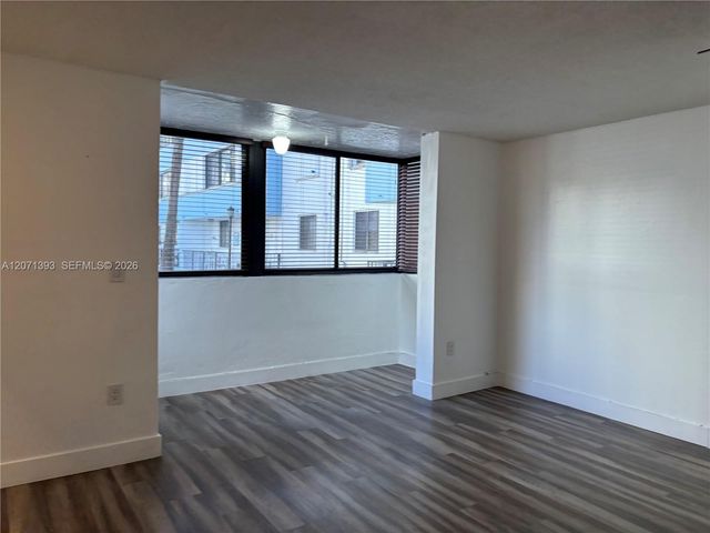 5033 NW 7th Street 101, Miami, FL 33126