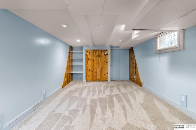 5608 Cedar Street, Omaha, NE 68106