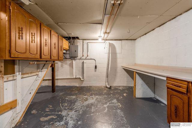 5608 Cedar Street, Omaha, NE 68106