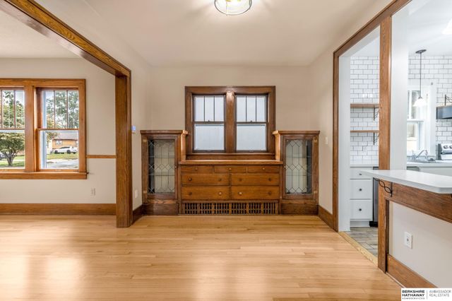 5608 Cedar Street, Omaha, NE 68106