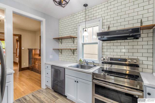 5608 Cedar Street, Omaha, NE 68106