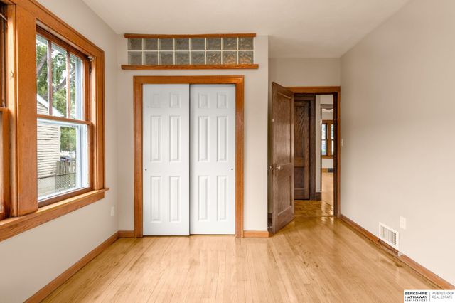 5608 Cedar Street, Omaha, NE 68106