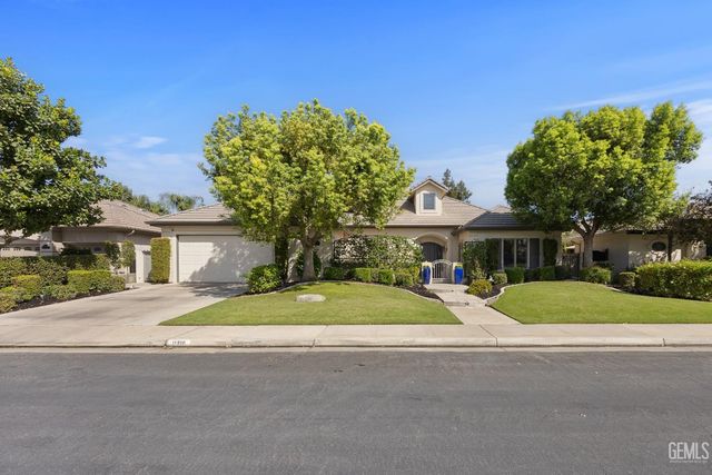 11210 Draper Court, Bakersfield, CA 93311