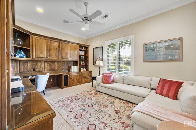 11210 Draper Court, Bakersfield, CA 93311