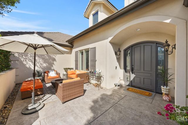 11210 Draper Court, Bakersfield, CA 93311