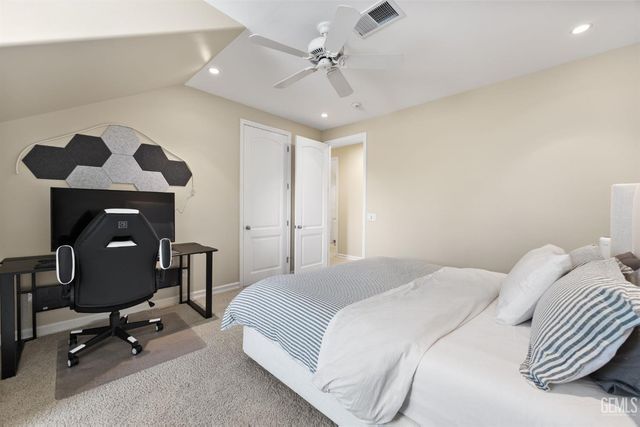 11210 Draper Court, Bakersfield, CA 93311