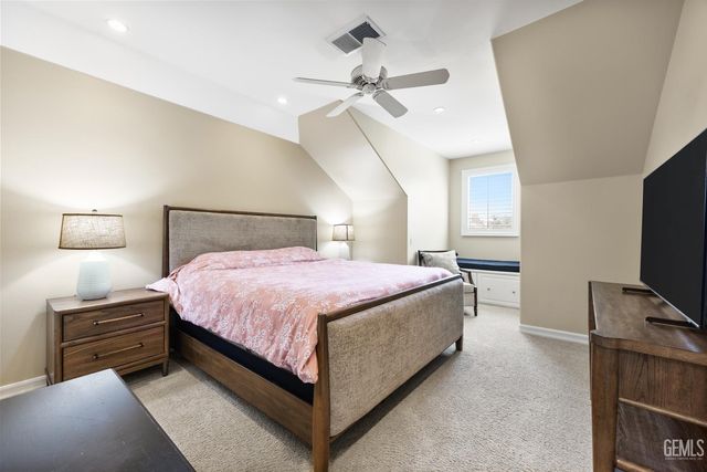 11210 Draper Court, Bakersfield, CA 93311