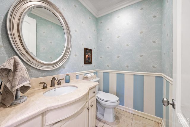 11210 Draper Court, Bakersfield, CA 93311