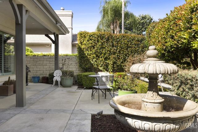 11210 Draper Court, Bakersfield, CA 93311