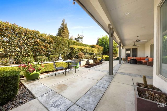11210 Draper Court, Bakersfield, CA 93311