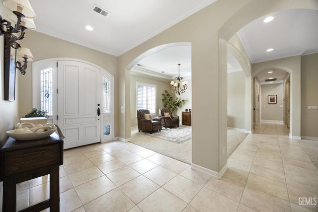11210 Draper Court, Bakersfield, CA 93311