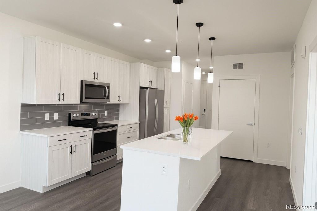4900 W 29th Avenue 104, Denver, CO 80212