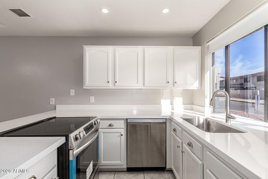 11666 N 28TH Drive 120, Phoenix, AZ 85029