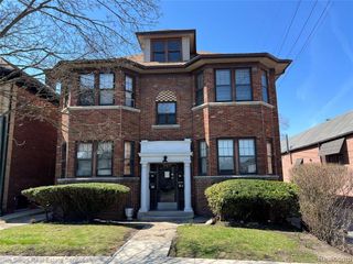 987 #2S Beaconsfield Avenue, Grosse Pointe, MI 48230