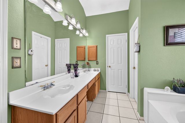 1926 Oak Bend Lane, Garland, TX 75040