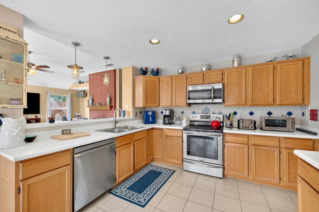 1926 Oak Bend Lane, Garland, TX 75040
