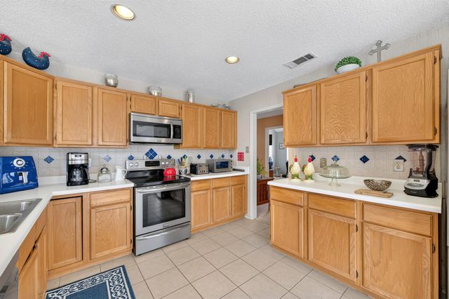 1926 Oak Bend Lane, Garland, TX 75040