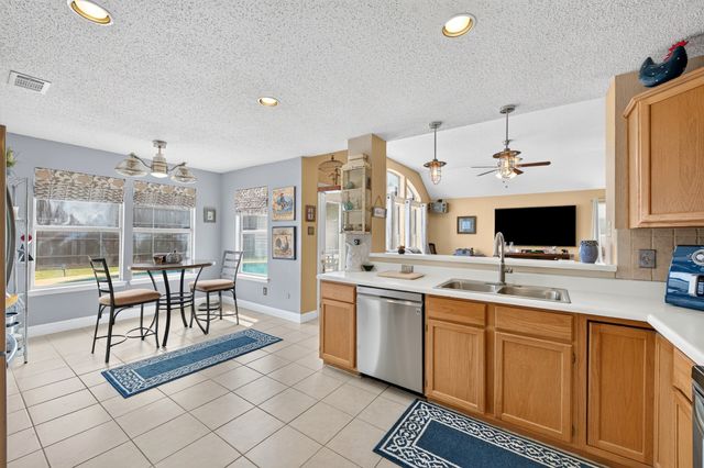1926 Oak Bend Lane, Garland, TX 75040