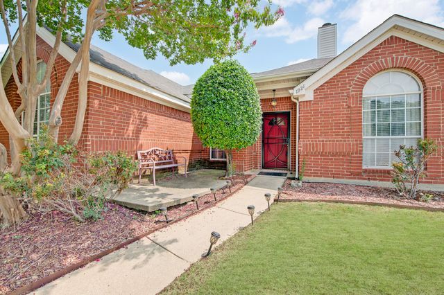 1926 Oak Bend Lane, Garland, TX 75040