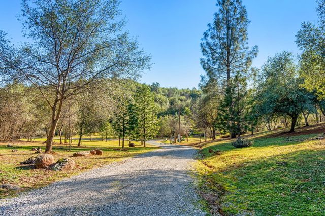 22848 Elk Trail, Redding, CA 96003