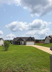 142 Natures Trail, Gaffney, SC 29341