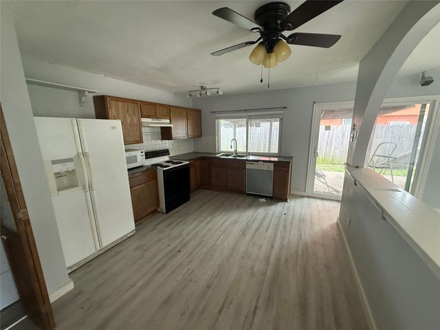 3138 Abbey Road, Carrollton, TX 75007
