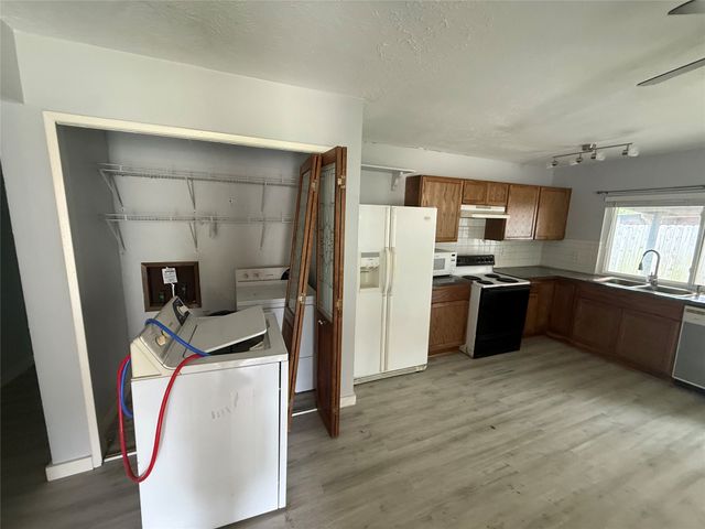 3138 Abbey Road, Carrollton, TX 75007