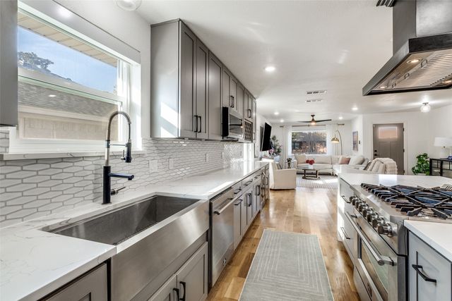 2808 Sharpview Lane, Dallas, TX 75228