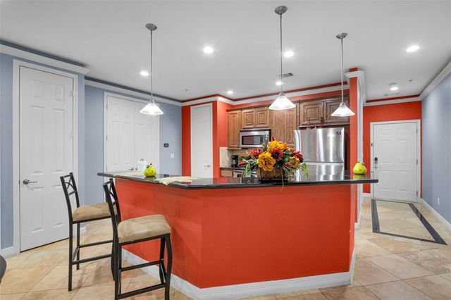 7039 Kingston Cove Ln 309, Willis, TX 77318