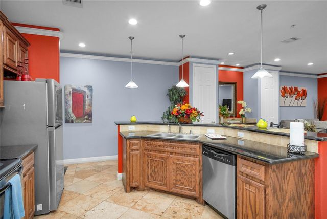 7039 Kingston Cove Ln 309, Willis, TX 77318