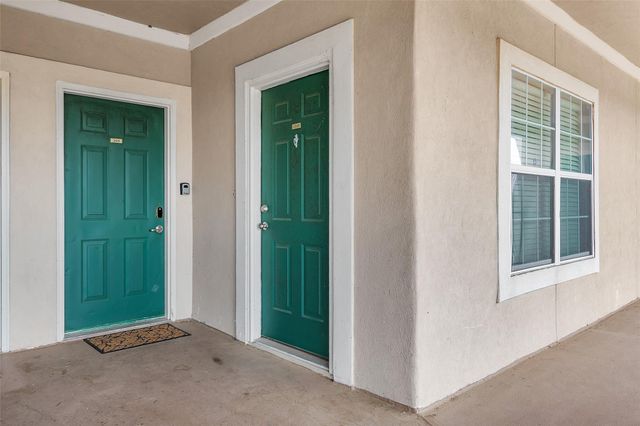 7039 Kingston Cove Ln 309, Willis, TX 77318