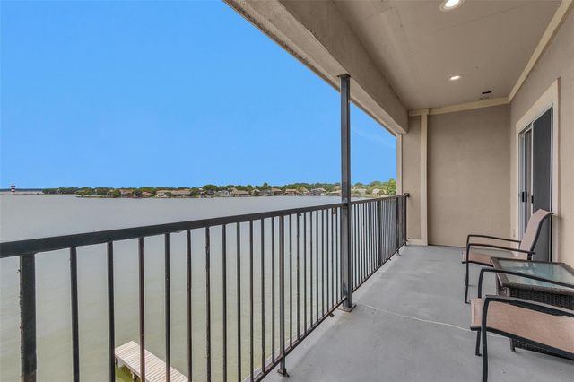 7039 Kingston Cove Ln 309, Willis, TX 77318