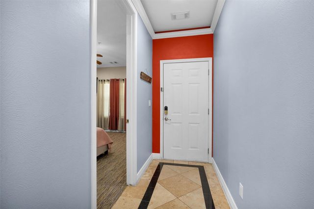 7039 Kingston Cove Ln 309, Willis, TX 77318