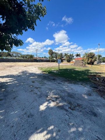 2623 SW 5th Street, Boynton Beach, FL 33435