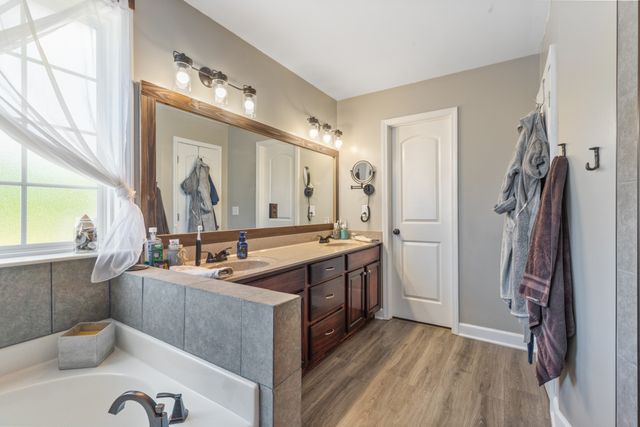 207 Coleman Dr, White Bluff, TN 37187