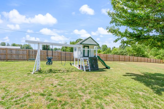207 Coleman Dr, White Bluff, TN 37187