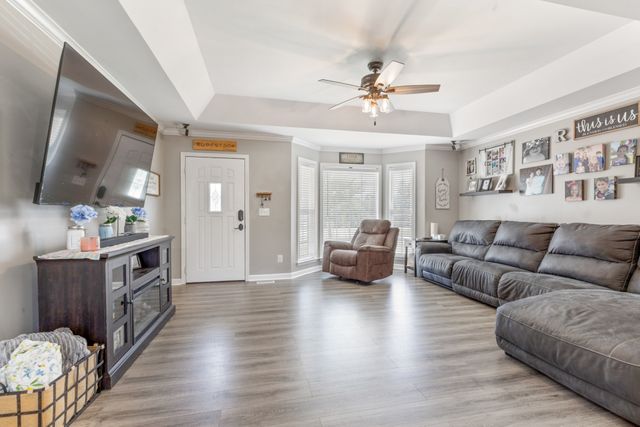207 Coleman Dr, White Bluff, TN 37187