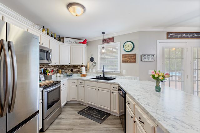 207 Coleman Dr, White Bluff, TN 37187