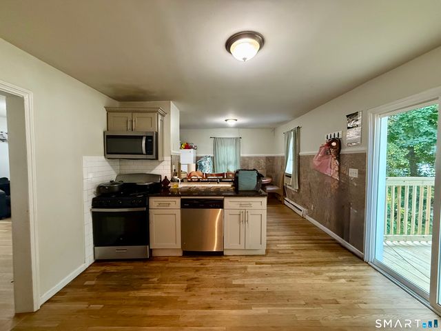 11 Windsor Place, Norwalk, CT 06854