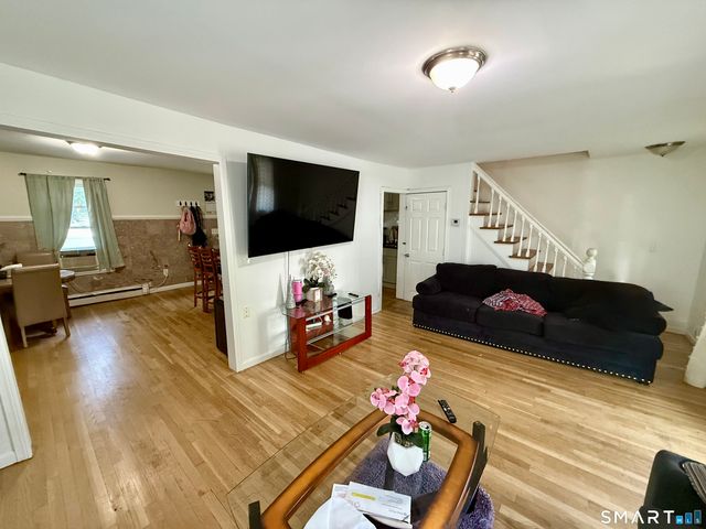 11 Windsor Place, Norwalk, CT 06854